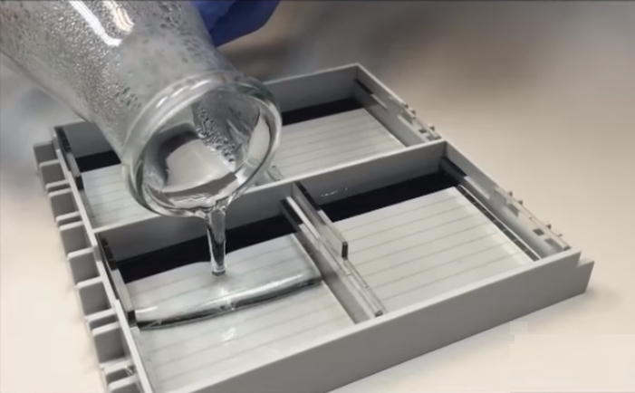 Electrophoresis_making凝膠